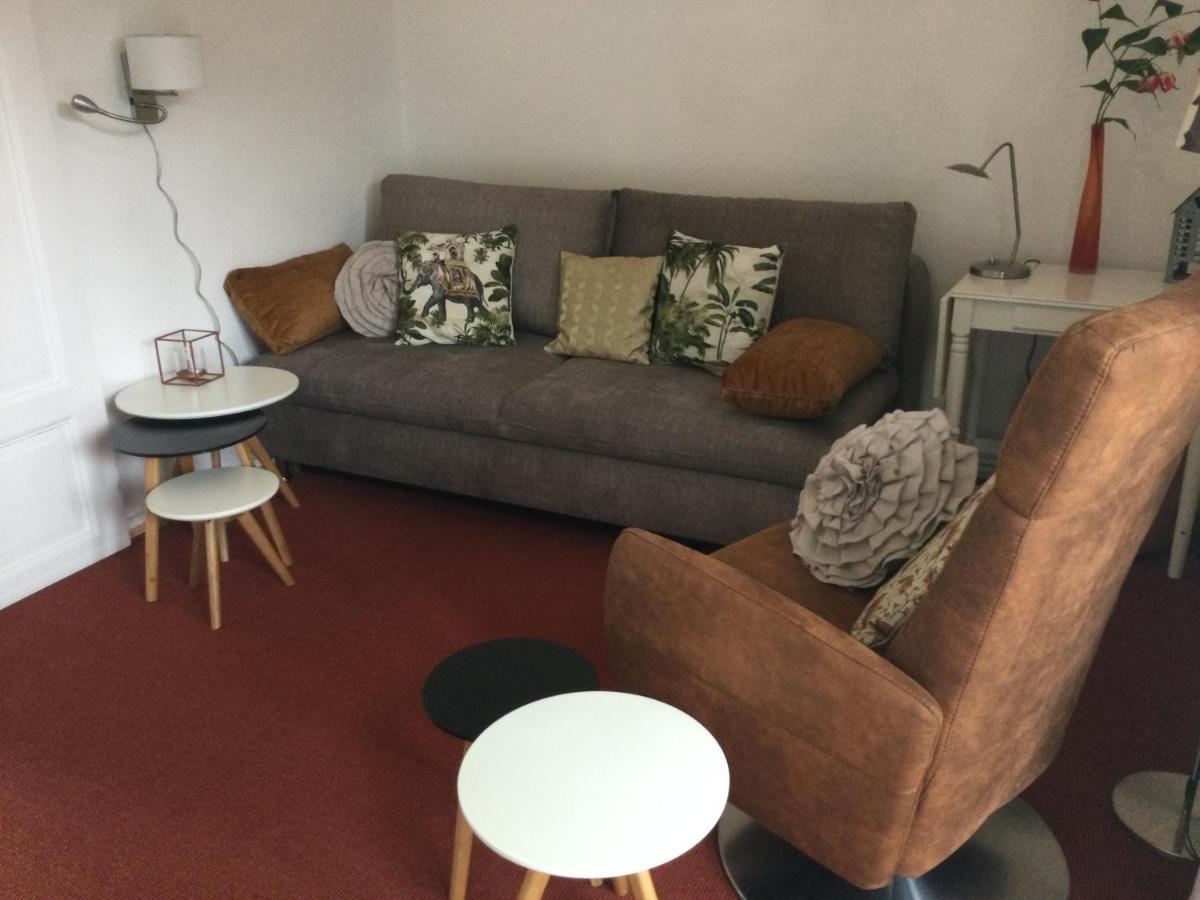 Ferienhaus Us lütt Hus und das Zimmer Linde im Haupthaus Oldenburg Exterior foto