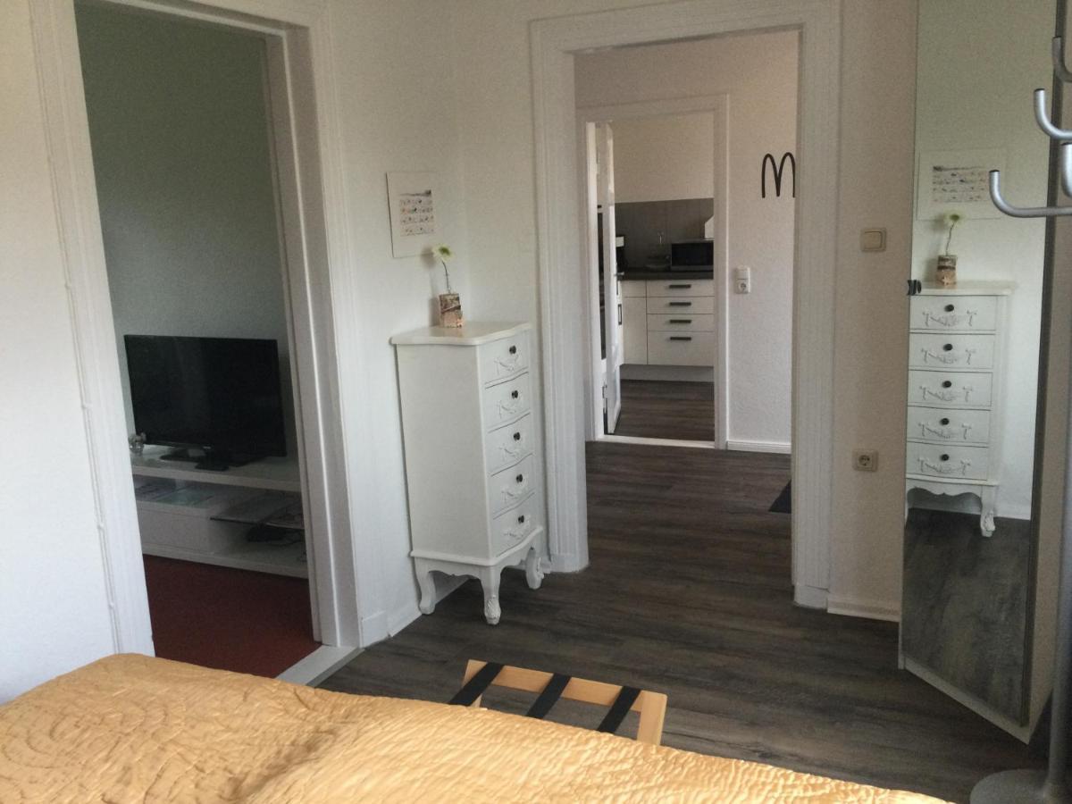 Ferienhaus Us lütt Hus und das Zimmer Linde im Haupthaus Oldenburg Exterior foto
