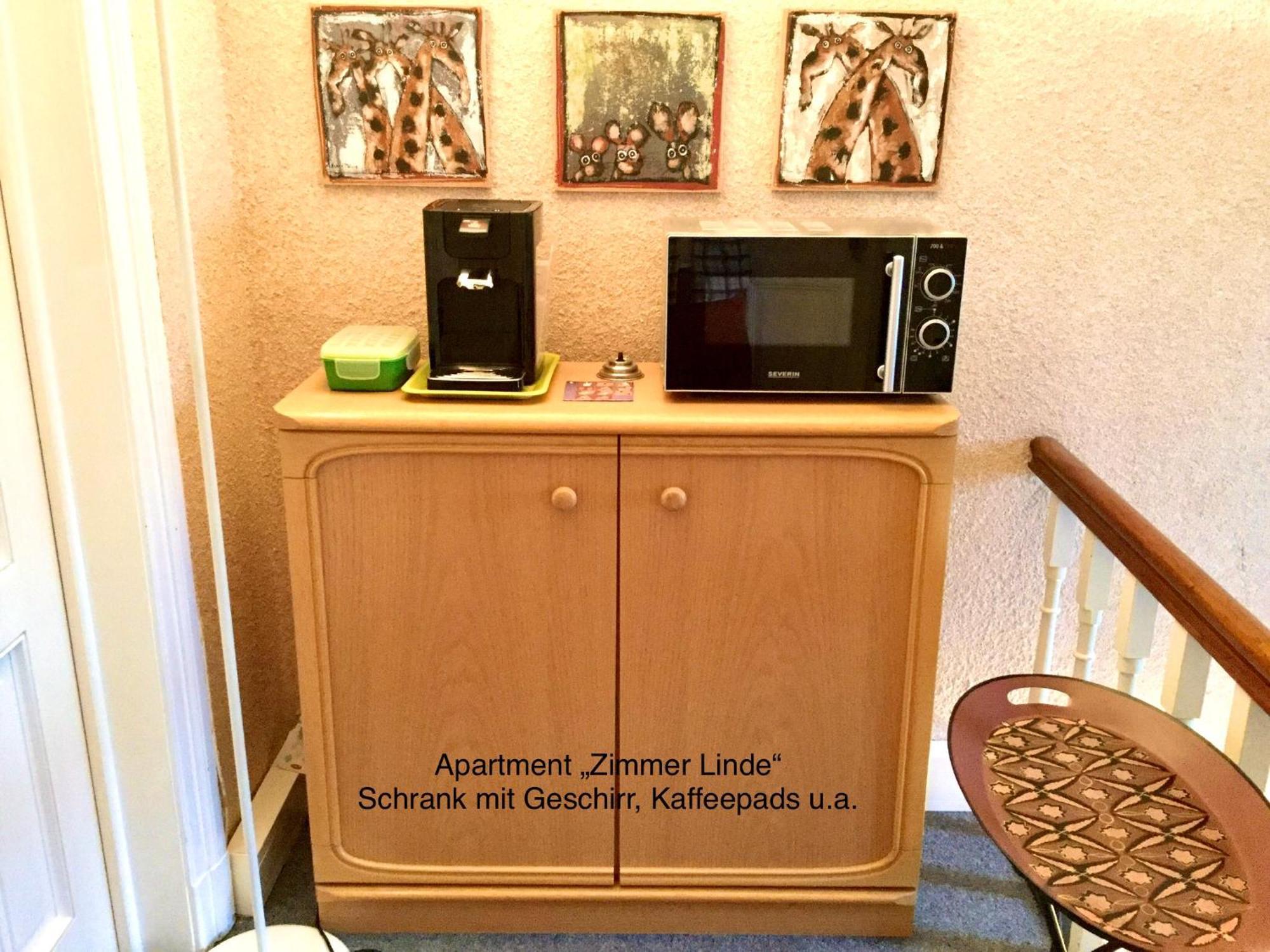 Ferienhaus Us lütt Hus und das Zimmer Linde im Haupthaus Oldenburg Habitación foto