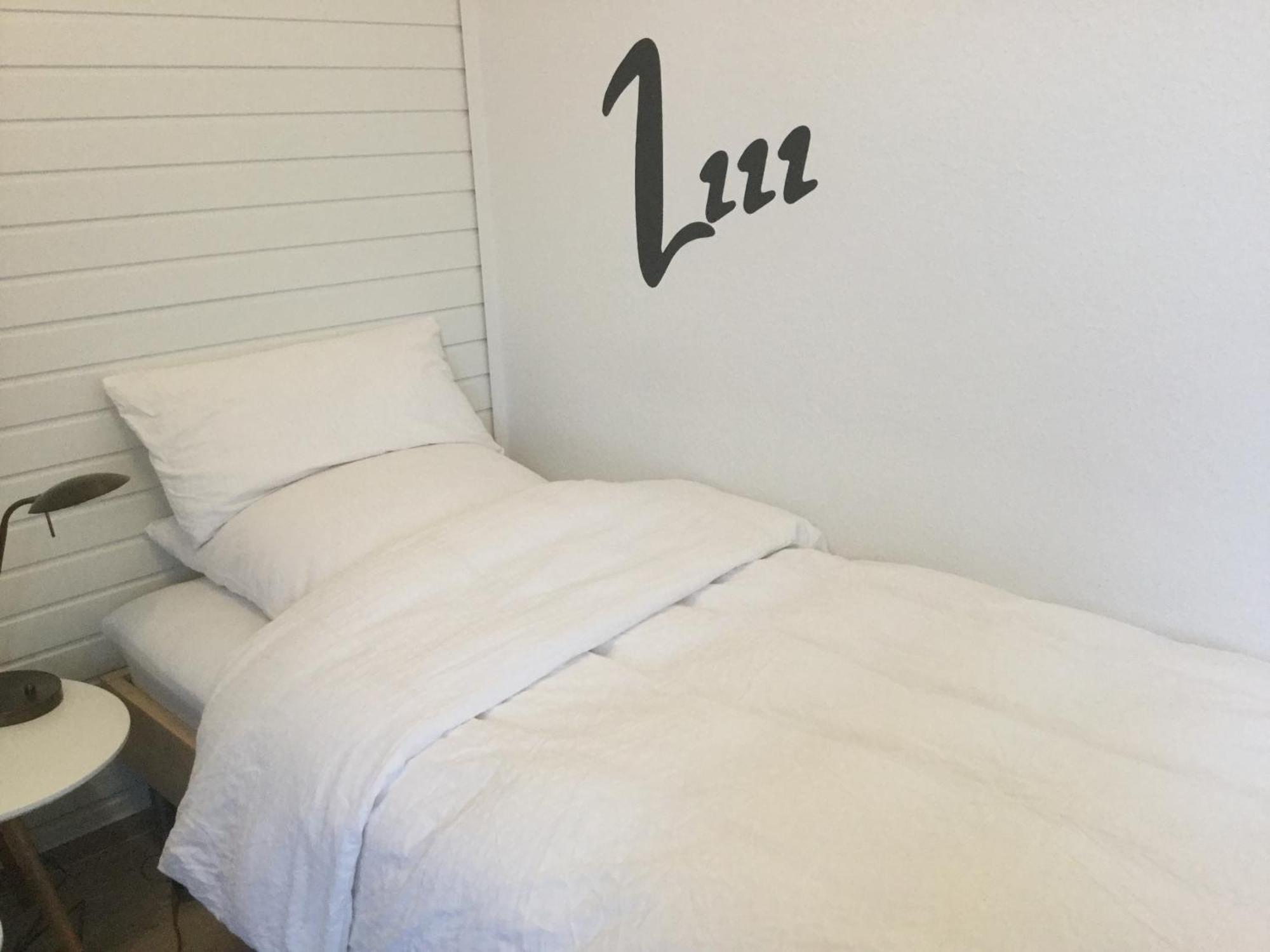 Ferienhaus Us lütt Hus und das Zimmer Linde im Haupthaus Oldenburg Habitación foto
